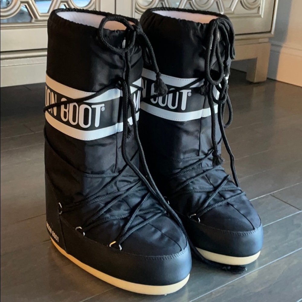 Moon Boots